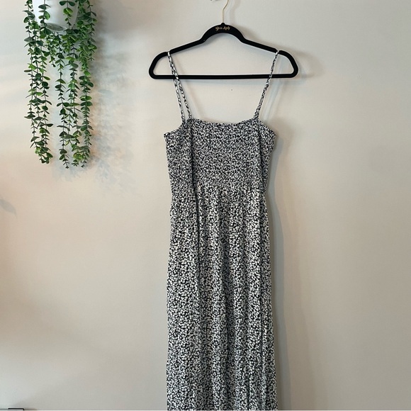 Reitmans Dresses & Skirts - Reitmans Monochrome Floral Maxi Dress